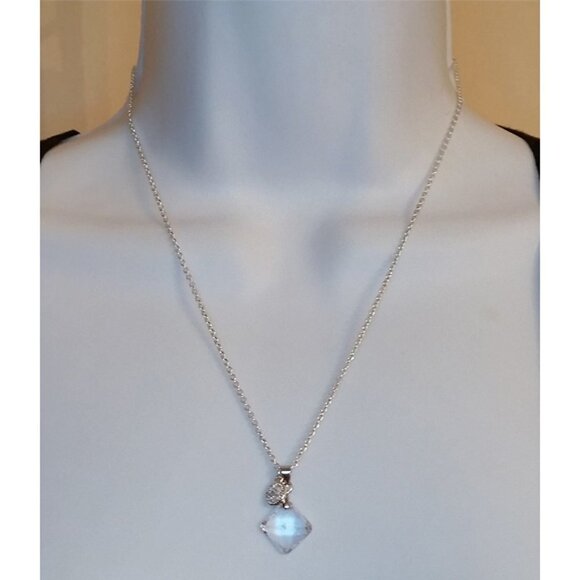 Sparkling Crystal Silver Tone Earrings And Necklace Set Elagant Glam Dainty - Picture 2 of 4